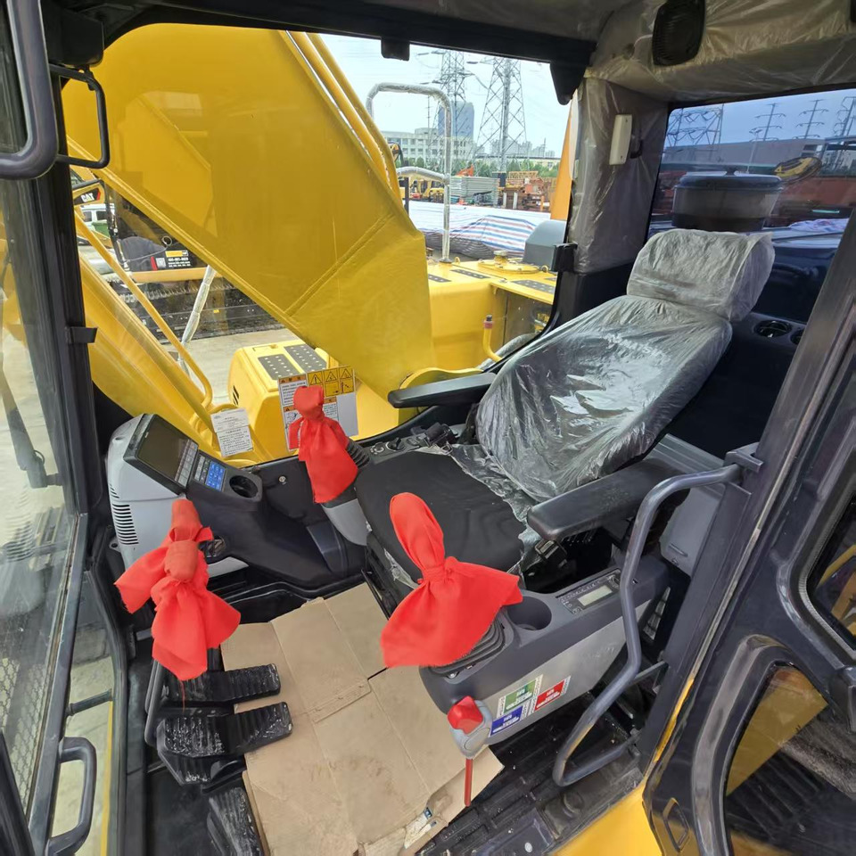 Pásové rýpadlo Komatsu PC220-8: obrázok 9