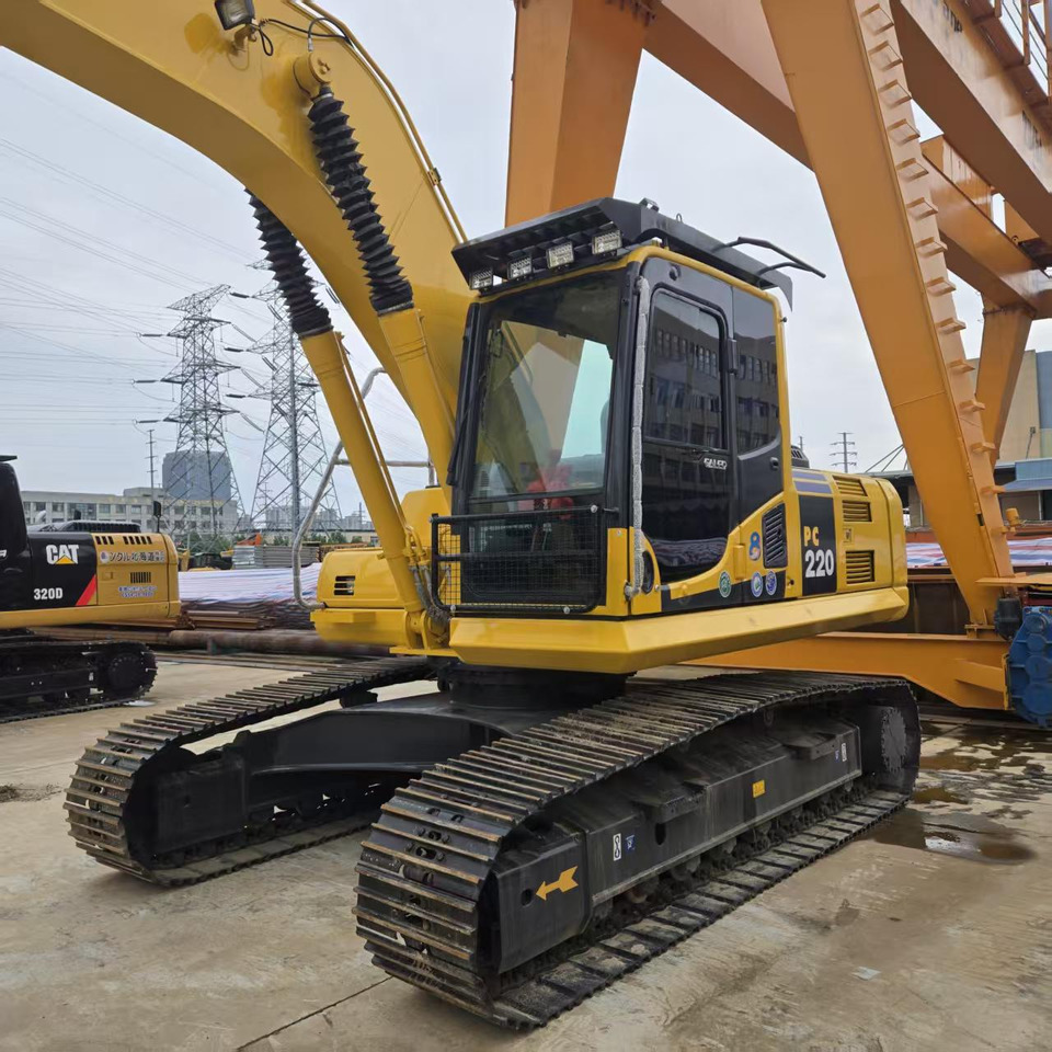 Komatsu PC220-8 - Pásové rýpadlo: obrázok 4 Komatsu PC220-8 - Pásové rýpadlo: obrázok 4