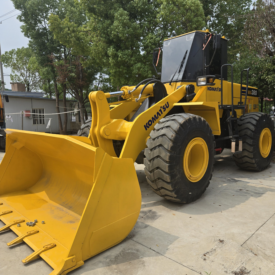 Komatsu WA380 - Kolesový nakladač: obrázok 5 Komatsu WA380 - Kolesový nakladač: obrázok 5