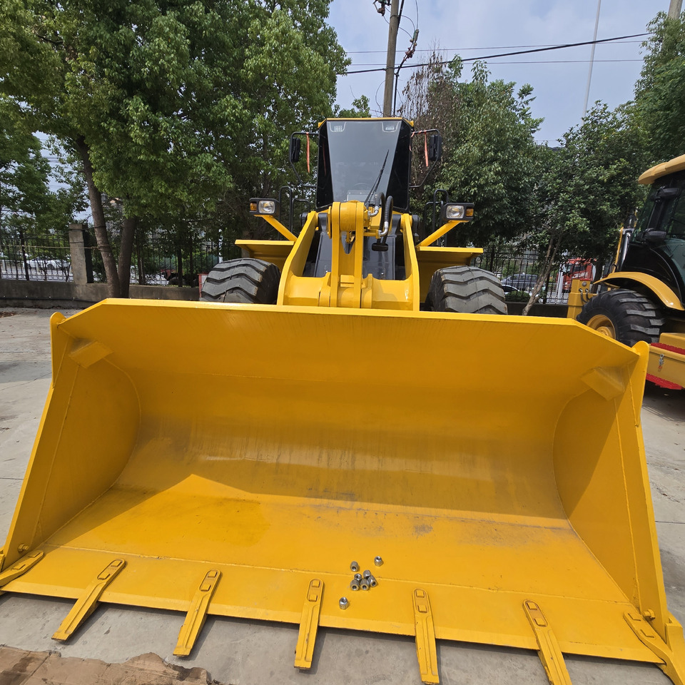 Komatsu WA380 - Kolesový nakladač: obrázok 4 Komatsu WA380 - Kolesový nakladač: obrázok 4