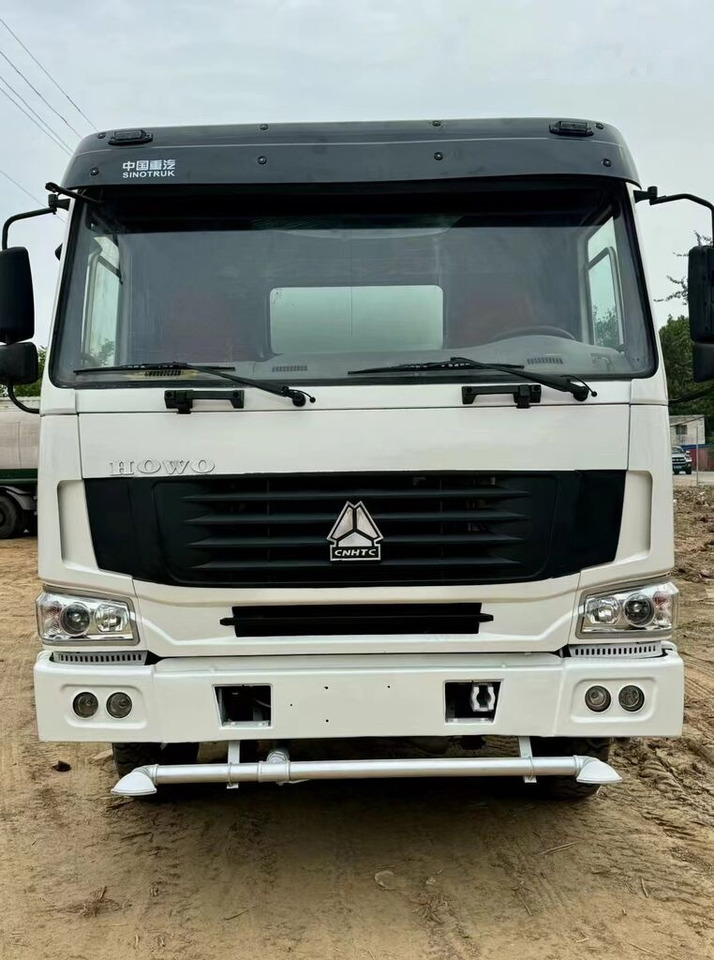Sinotruk Howo 6*4 20cm³ - Komunálne/ Špeciálne stroje: obrázok 4 Sinotruk Howo 6*4 20cm³ - Komunálne/ Špeciálne stroje: obrázok 4