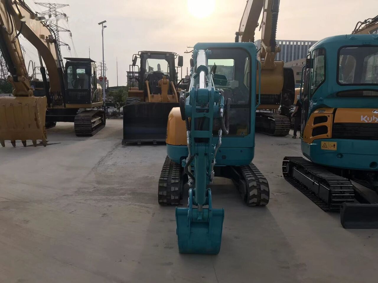 Kubota U25 - Mini rýpadlo: obrázok 3 Kubota U25 - Mini rýpadlo: obrázok 3