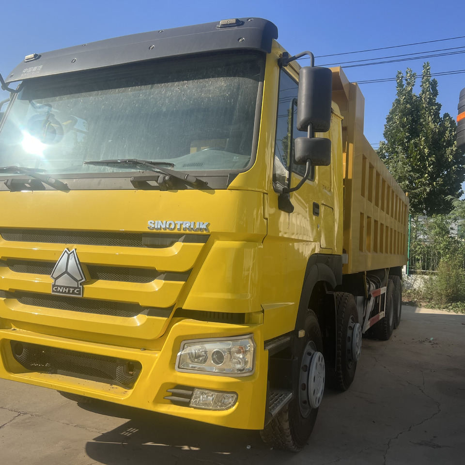 SINOTRUK HOWO - Nákladné auto: obrázok 1 SINOTRUK HOWO - Nákladné auto: obrázok 1