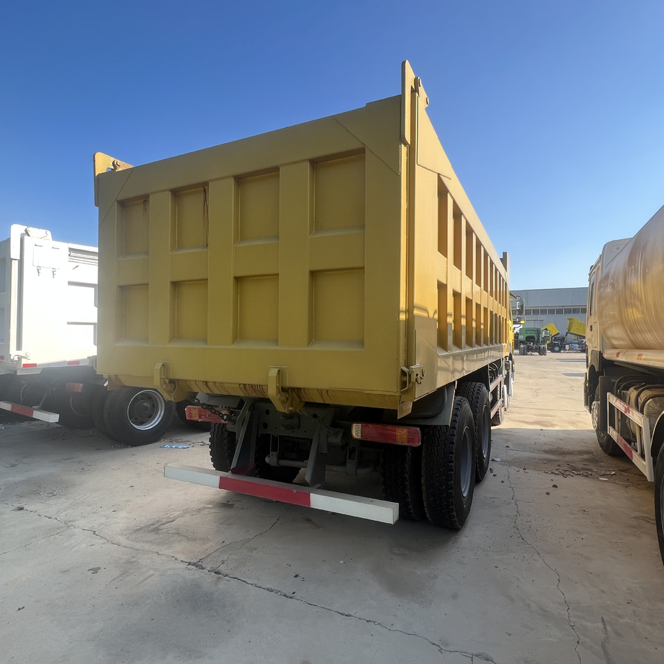 SINOTRUK HOWO - Nákladné auto: obrázok 2 SINOTRUK HOWO - Nákladné auto: obrázok 2