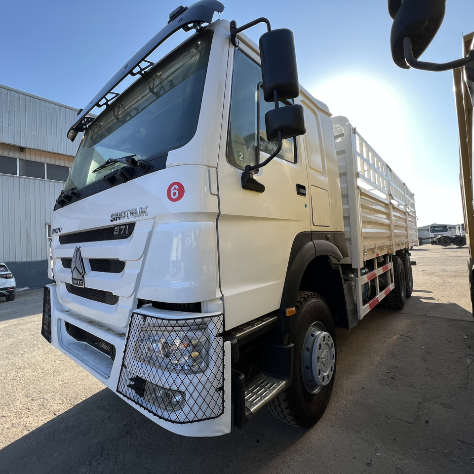 SINOTRUK HOWO - Nákladné auto: obrázok 3 SINOTRUK HOWO - Nákladné auto: obrázok 3