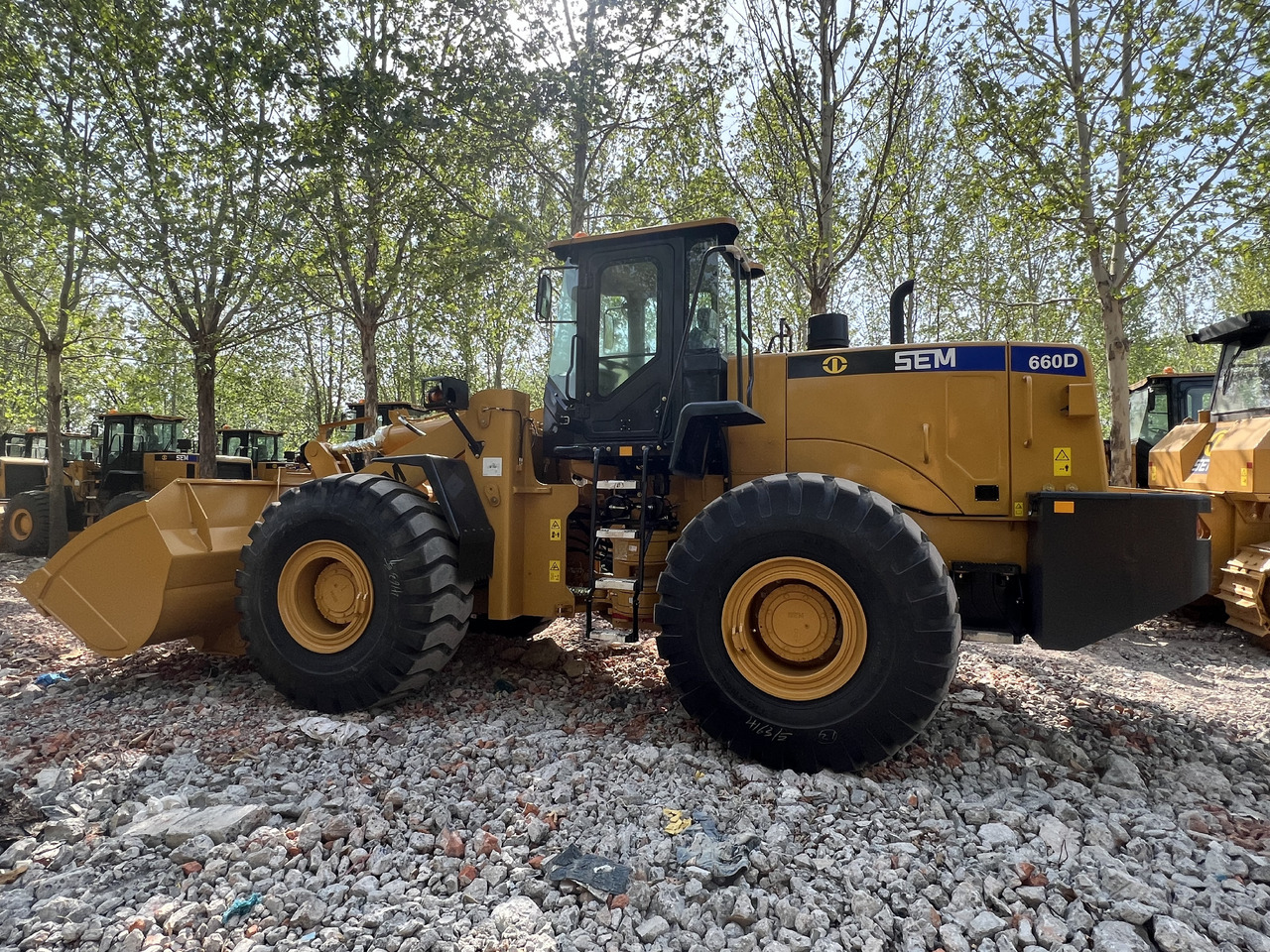 SEM SEM660D - Kolesový nakladač: obrázok 1 SEM SEM660D - Kolesový nakladač: obrázok 1