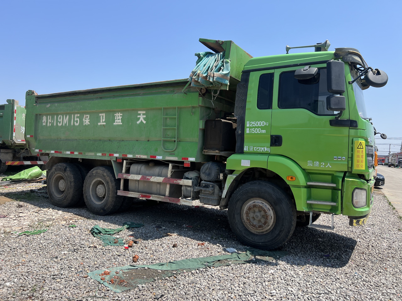 SHACMAN M3000 - Sklápač: obrázok 4 SHACMAN M3000 - Sklápač: obrázok 4