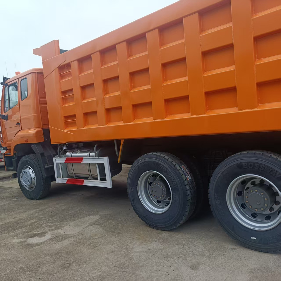 SINOTRUK HOHAN 6x4 - Sklápač: obrázok 3 SINOTRUK HOHAN 6x4 - Sklápač: obrázok 3