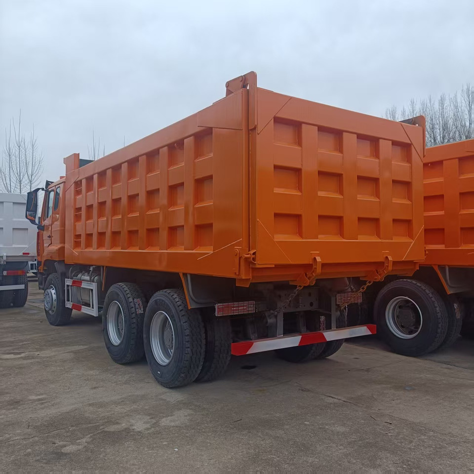 SINOTRUK HOHAN 6x4 - Sklápač: obrázok 4 SINOTRUK HOHAN 6x4 - Sklápač: obrázok 4