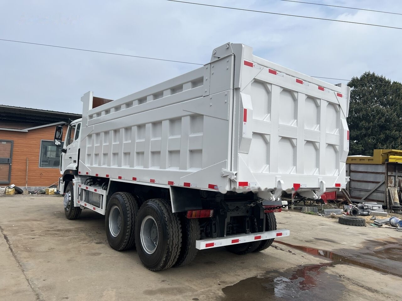 SINOTRUK HOHAN 6x4 - Sklápač: obrázok 3 SINOTRUK HOHAN 6x4 - Sklápač: obrázok 3