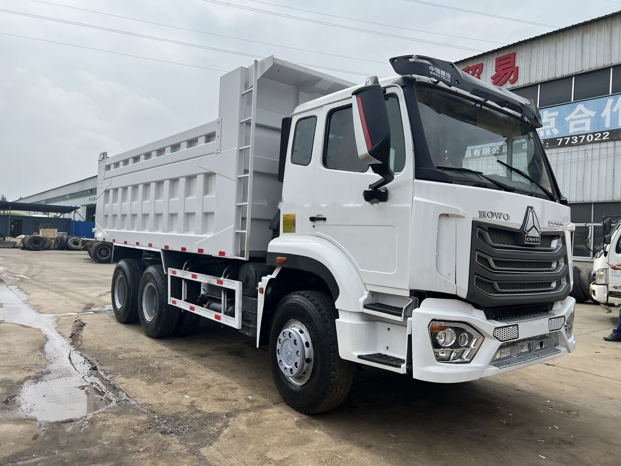 SINOTRUK HOHAN 6x4 - Sklápač: obrázok 5 SINOTRUK HOHAN 6x4 - Sklápač: obrázok 5