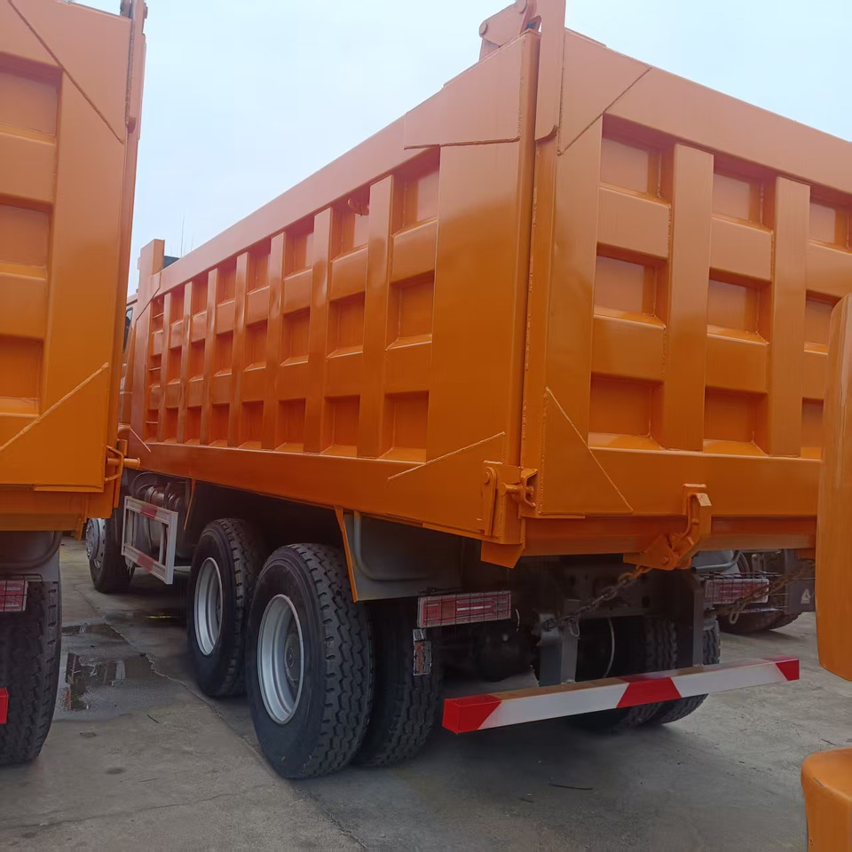 SINOTRUK HOHAN 6x4 - Sklápač: obrázok 5 SINOTRUK HOHAN 6x4 - Sklápač: obrázok 5