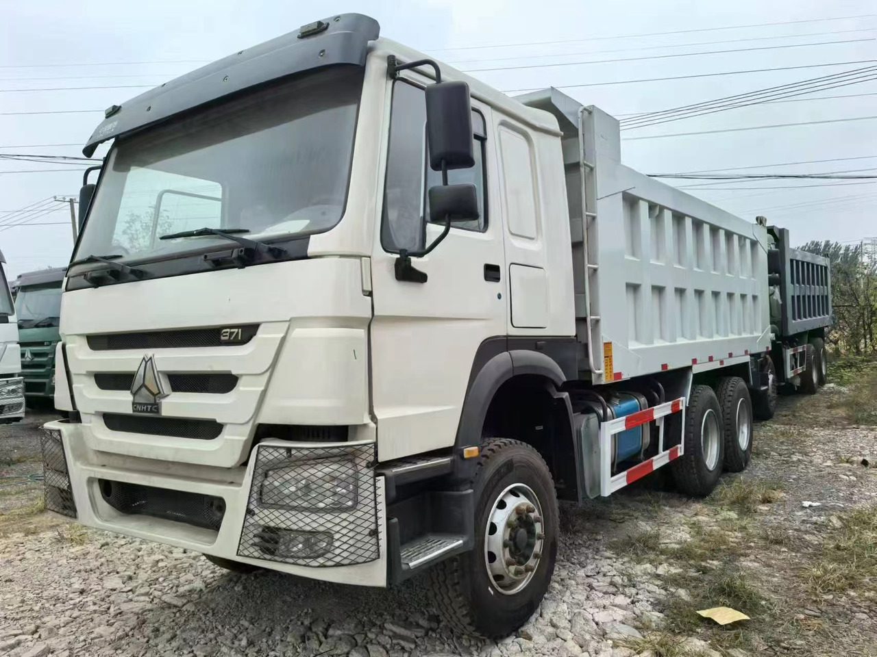 SINOTRUK HOWO 6x4 - Chladirenské nákladné vozidlo: obrázok 1 SINOTRUK HOWO 6x4 - Chladirenské nákladné vozidlo: obrázok 1