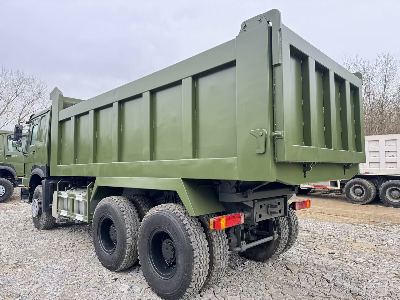 SINOTRUK HOWO 6x4 - Sklápač: obrázok 2 SINOTRUK HOWO 6x4 - Sklápač: obrázok 2