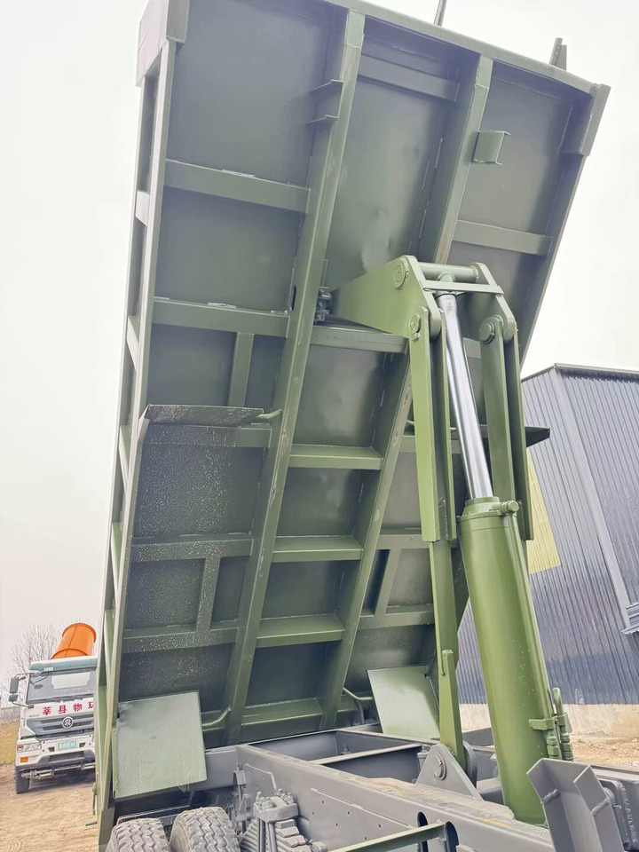 SINOTRUK HOWO 6x4 - Sklápač: obrázok 5 SINOTRUK HOWO 6x4 - Sklápač: obrázok 5
