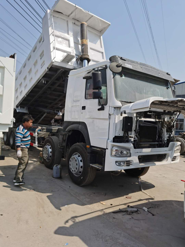 SINOTRUK HOWO - Sklápač: obrázok 1 SINOTRUK HOWO - Sklápač: obrázok 1