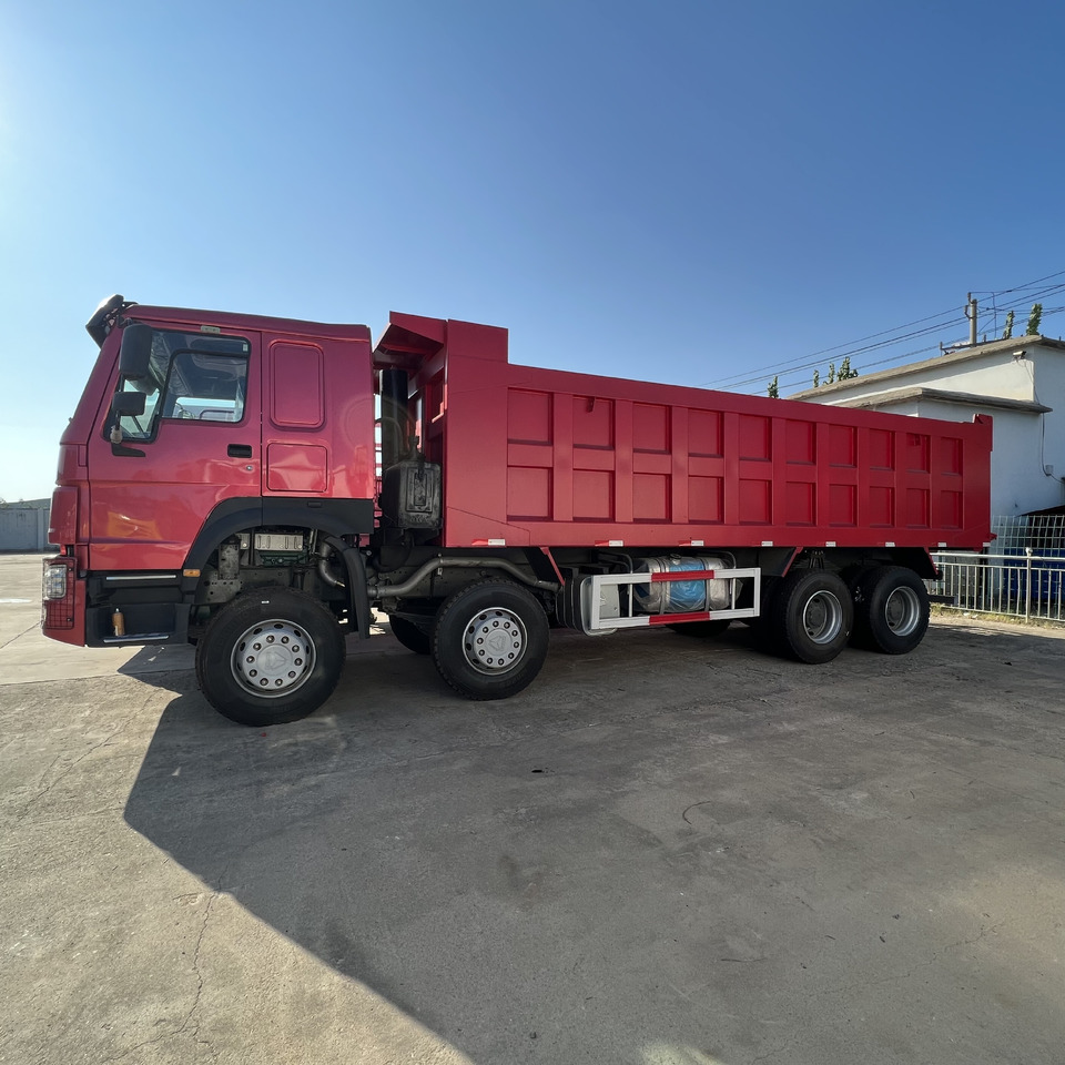 SINOTRUK HOWO - Sklápač: obrázok 2 SINOTRUK HOWO - Sklápač: obrázok 2