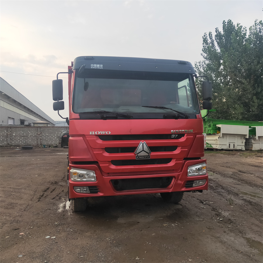 SINOTRUK HOWO - Sklápač: obrázok 1 SINOTRUK HOWO - Sklápač: obrázok 1