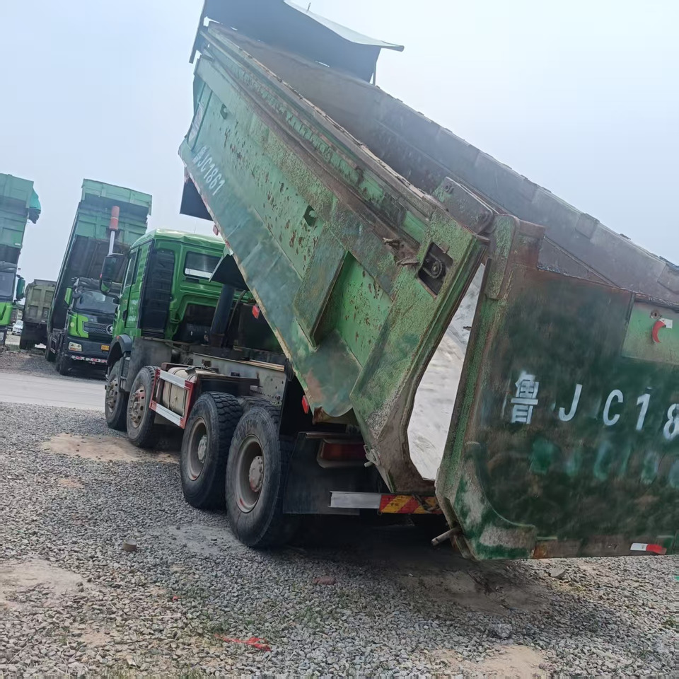 SINOTRUK HOWO - Sklápač: obrázok 5 SINOTRUK HOWO - Sklápač: obrázok 5