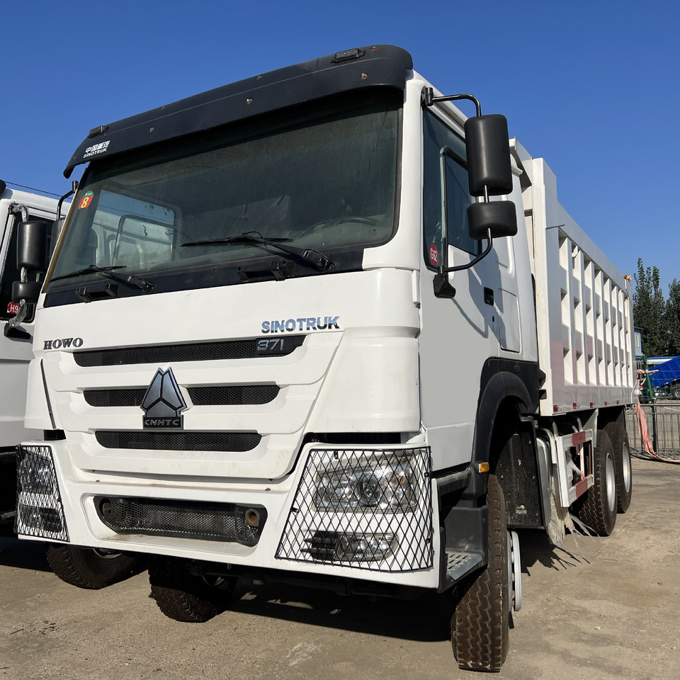 SINOTRUK HOWO - Sklápač: obrázok 1 SINOTRUK HOWO - Sklápač: obrázok 1