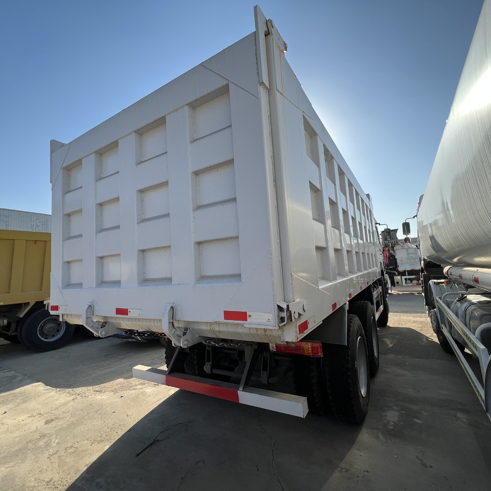 SINOTRUK HOWO - Sklápač: obrázok 4 SINOTRUK HOWO - Sklápač: obrázok 4