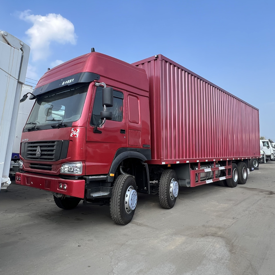 SINOTRUK HOWO - Skříňový nákladní auto: obrázok 1 SINOTRUK HOWO - Skříňový nákladní auto: obrázok 1