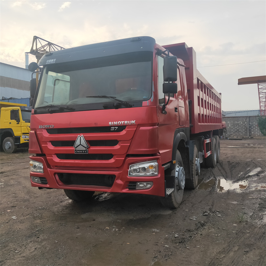 SINOTRUK HOWO - Sklápač: obrázok 4 SINOTRUK HOWO - Sklápač: obrázok 4