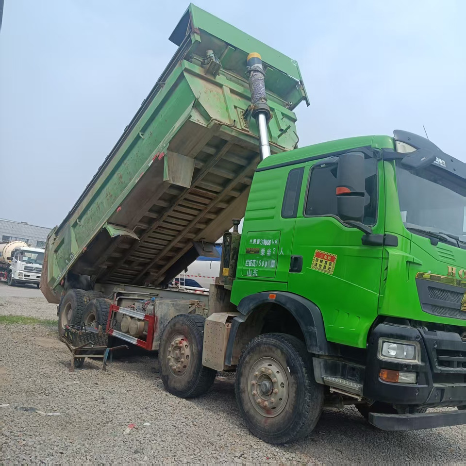 SINOTRUK HOWO - Sklápač: obrázok 4 SINOTRUK HOWO - Sklápač: obrázok 4
