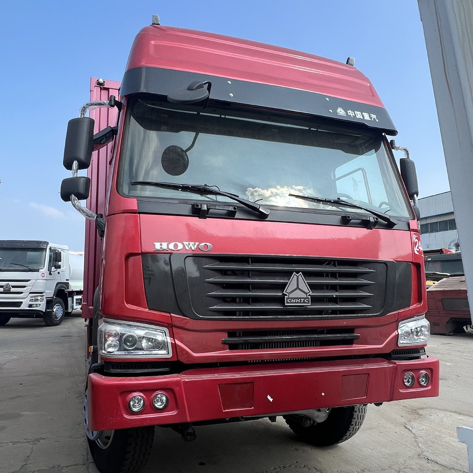 SINOTRUK HOWO - Skříňový nákladní auto: obrázok 2 SINOTRUK HOWO - Skříňový nákladní auto: obrázok 2