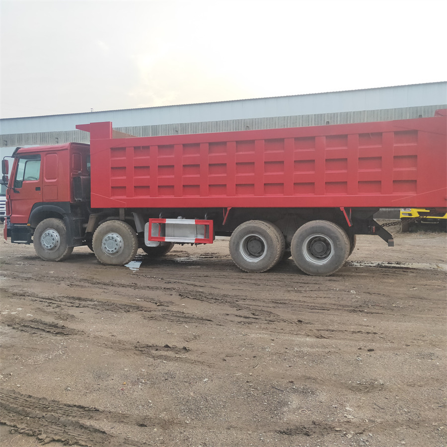 SINOTRUK HOWO - Sklápač: obrázok 2 SINOTRUK HOWO - Sklápač: obrázok 2