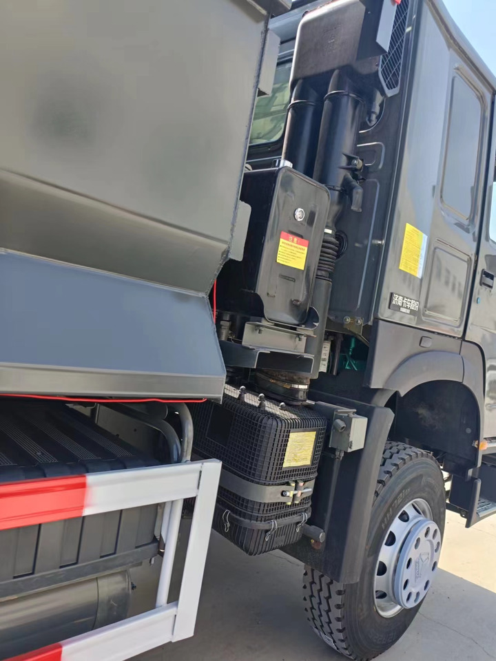 Skříňový nákladní auto SINOTRUK HOWO: obrázok 8