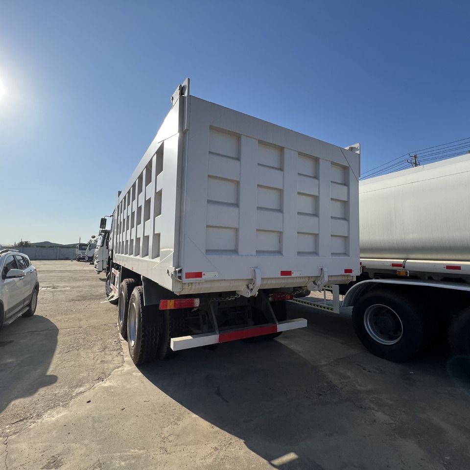 SINOTRUK HOWO - Sklápač: obrázok 3 SINOTRUK HOWO - Sklápač: obrázok 3
