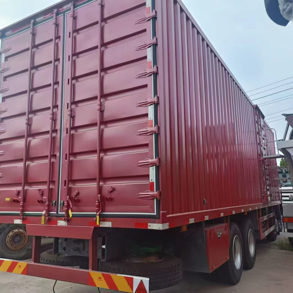 SINOTRUK HOWO - Skříňový nákladní auto: obrázok 5 SINOTRUK HOWO - Skříňový nákladní auto: obrázok 5