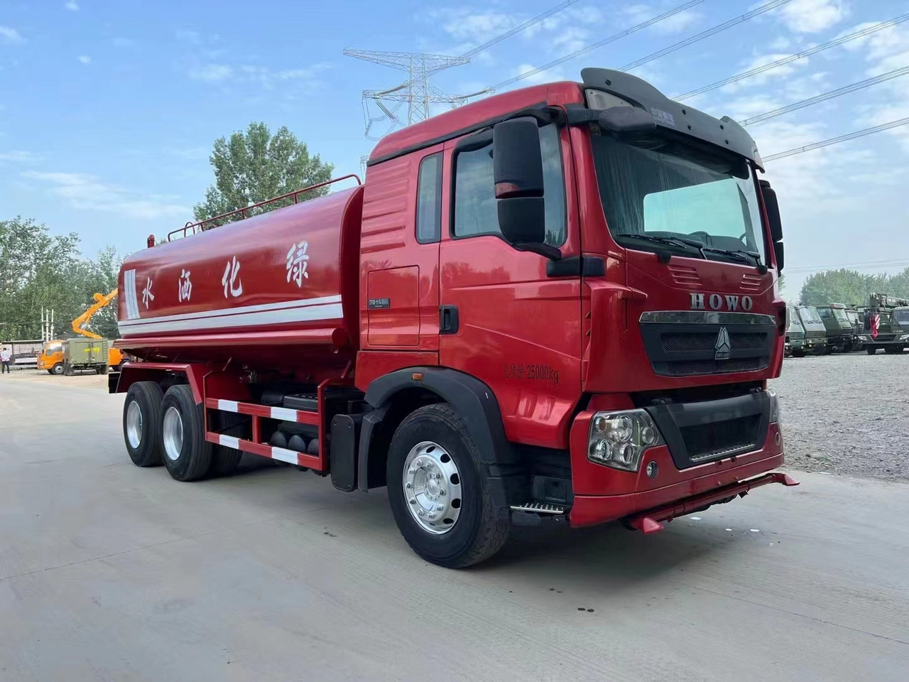 SINOTRUK HOWO sprinkler - Cisternové vozidlo: obrázok 4 SINOTRUK HOWO sprinkler - Cisternové vozidlo: obrázok 4