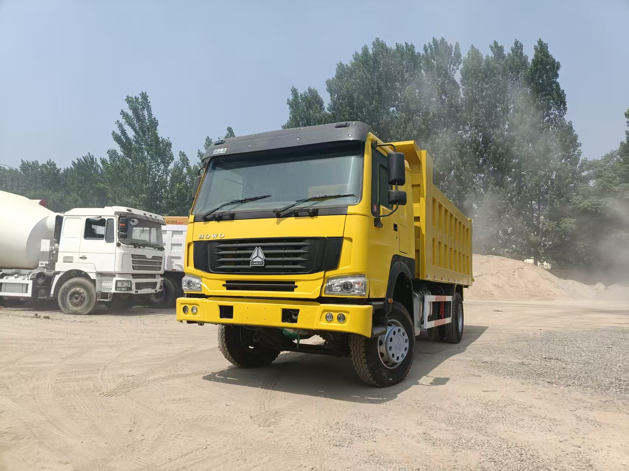 SINOTRUK Howo 4*2 - Sklápač: obrázok 2 SINOTRUK Howo 4*2 - Sklápač: obrázok 2