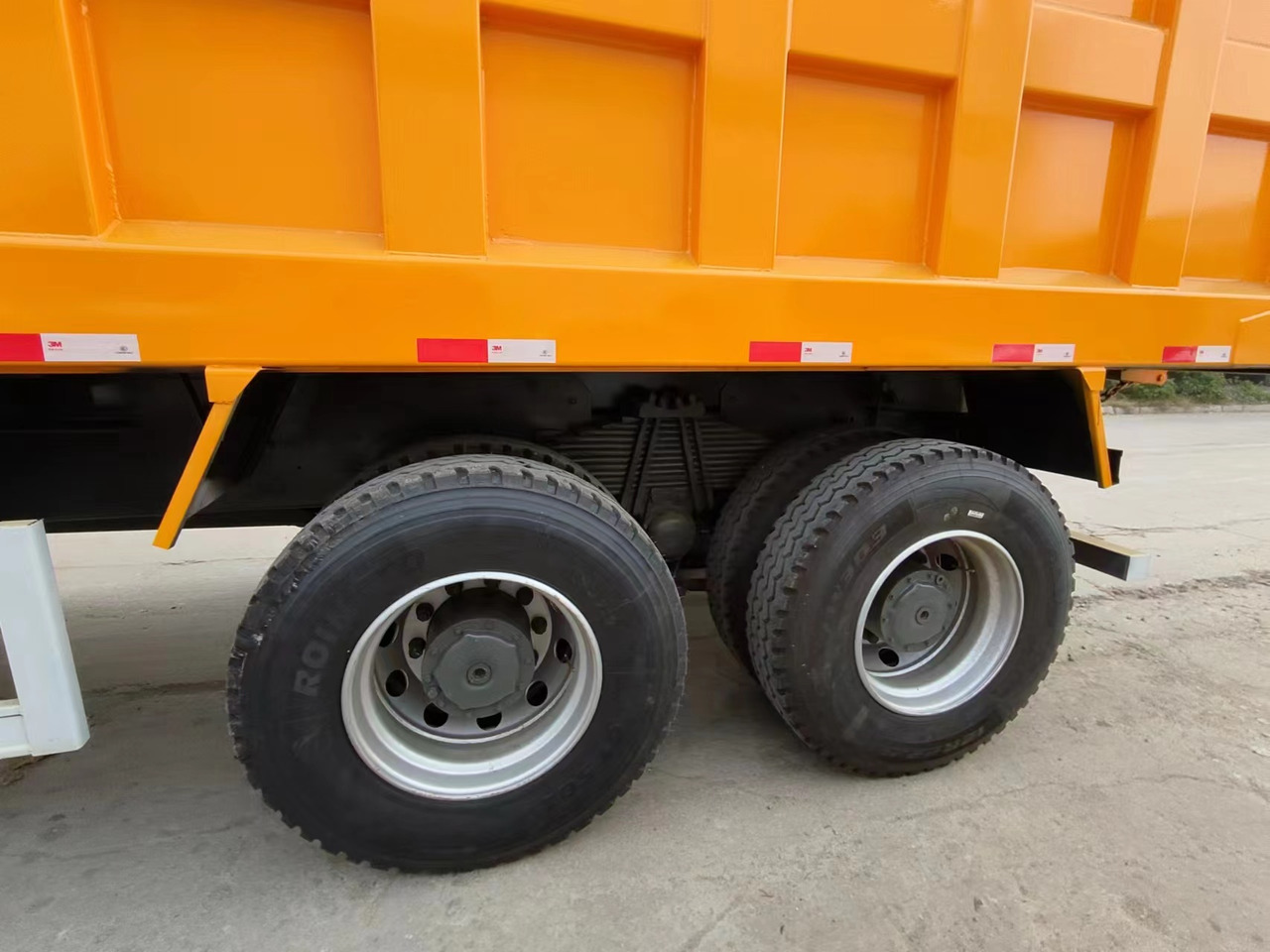 SINOTRUK Howo - Sklápač: obrázok 2 SINOTRUK Howo - Sklápač: obrázok 2