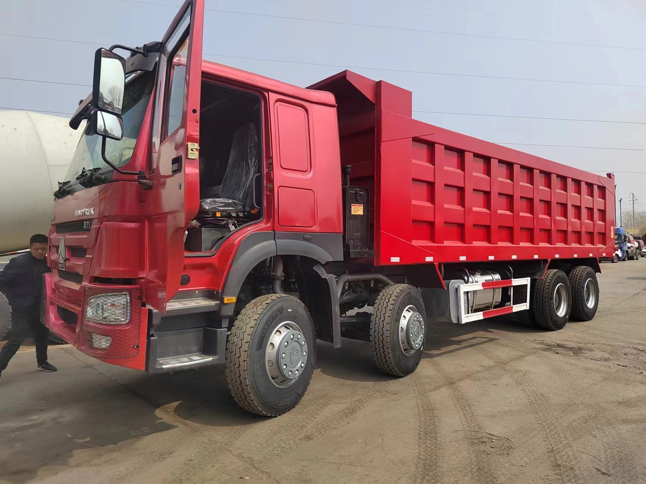 SINOTRUK Howo - Sklápač: obrázok 1 SINOTRUK Howo - Sklápač: obrázok 1