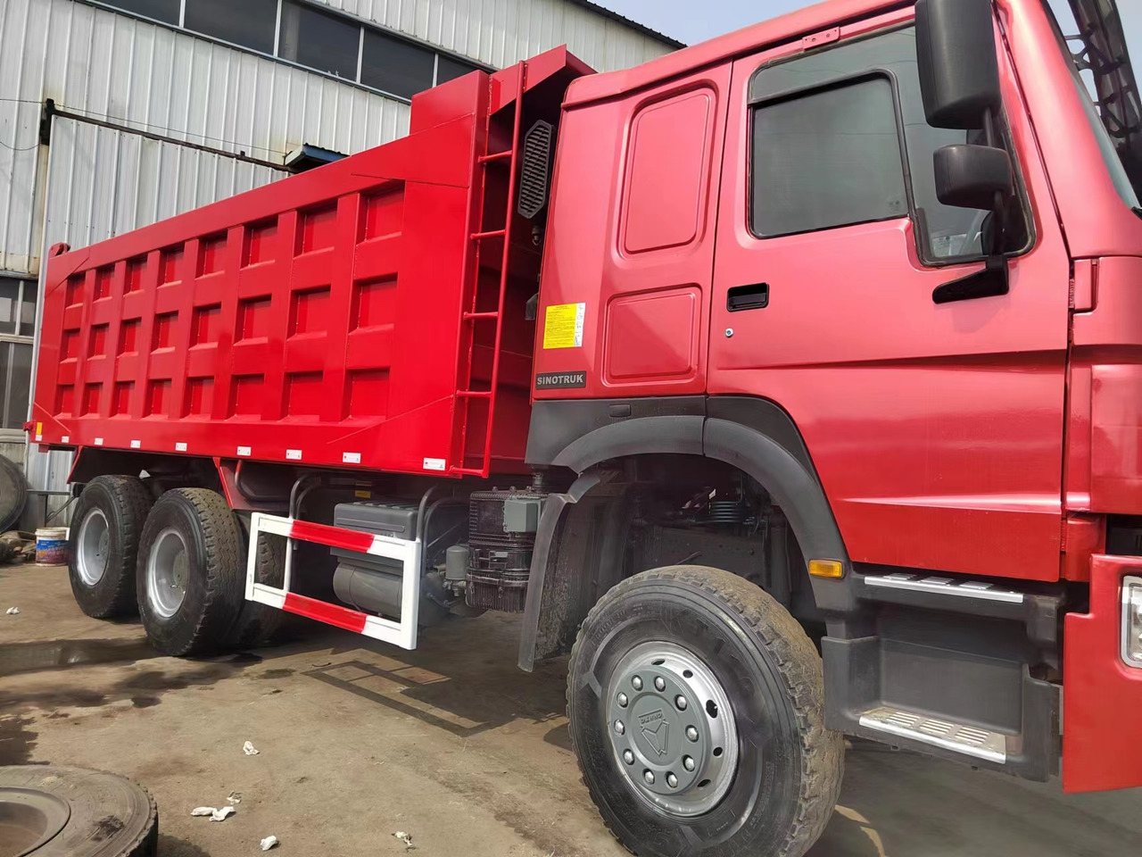 SINOTRUK Howo - Sklápač: obrázok 4 SINOTRUK Howo - Sklápač: obrázok 4