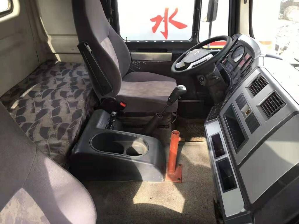 Shacman F3000 - Cisternové vozidlo: obrázok 1 Shacman F3000 - Cisternové vozidlo: obrázok 1