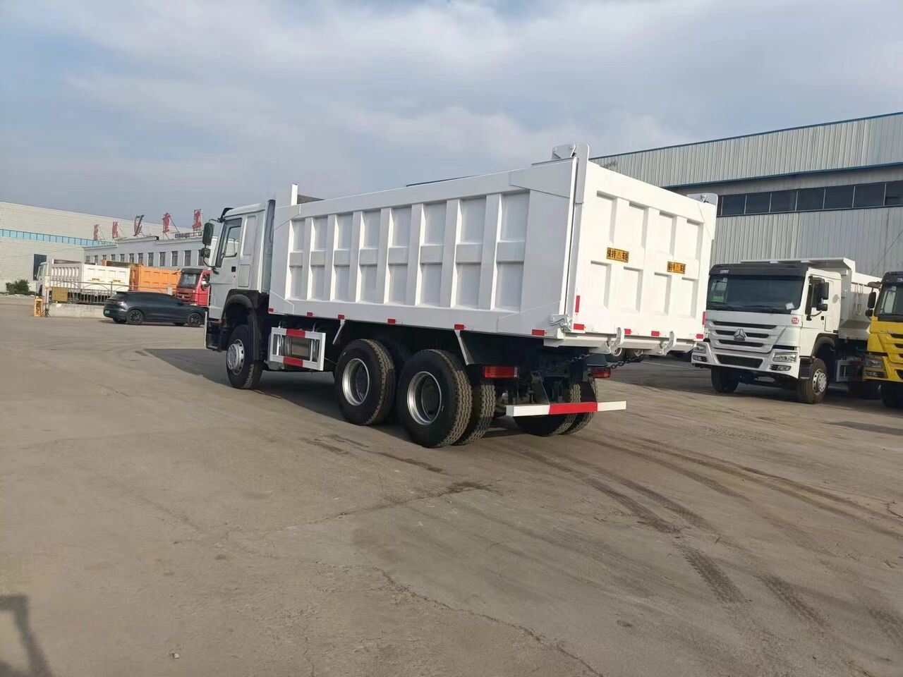 Sinotruk Howo 6*4 - Sklápač: obrázok 5 Sinotruk Howo 6*4 - Sklápač: obrázok 5