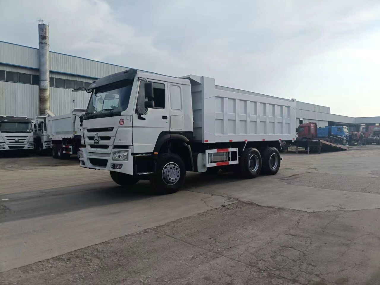 Sinotruk Howo 6*4 - Sklápač: obrázok 1 Sinotruk Howo 6*4 - Sklápač: obrázok 1