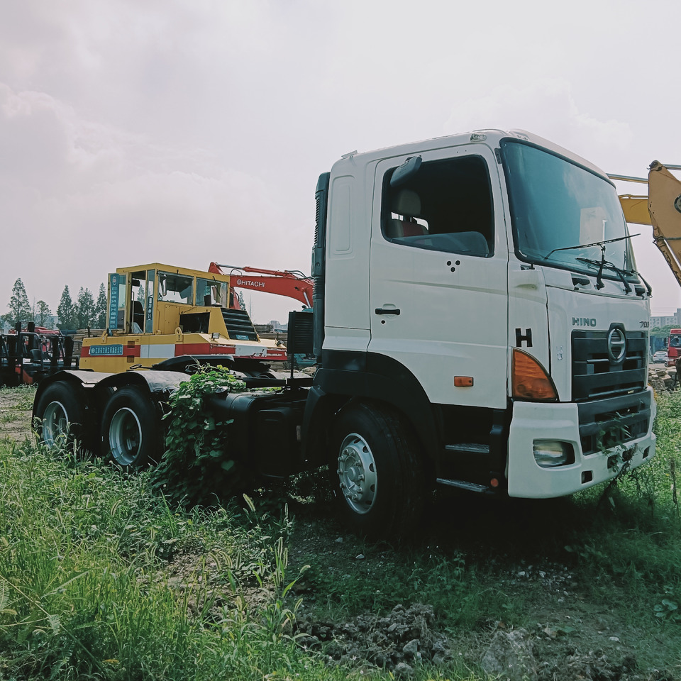 HINO 700 - Ťahač: obrázok 4 HINO 700 - Ťahač: obrázok 4