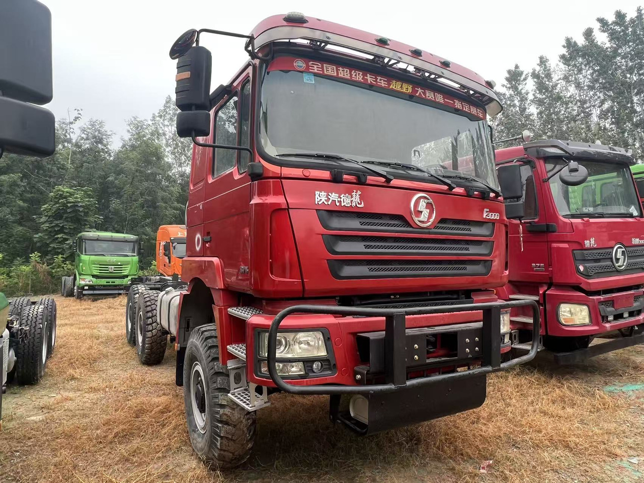 SHACMAN F3000 6x6 chassis - Ťahač: obrázok 4 SHACMAN F3000 6x6 chassis - Ťahač: obrázok 4