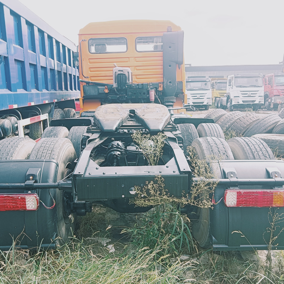 SHACMAN F3000 - Ťahač: obrázok 4 SHACMAN F3000 - Ťahač: obrázok 4