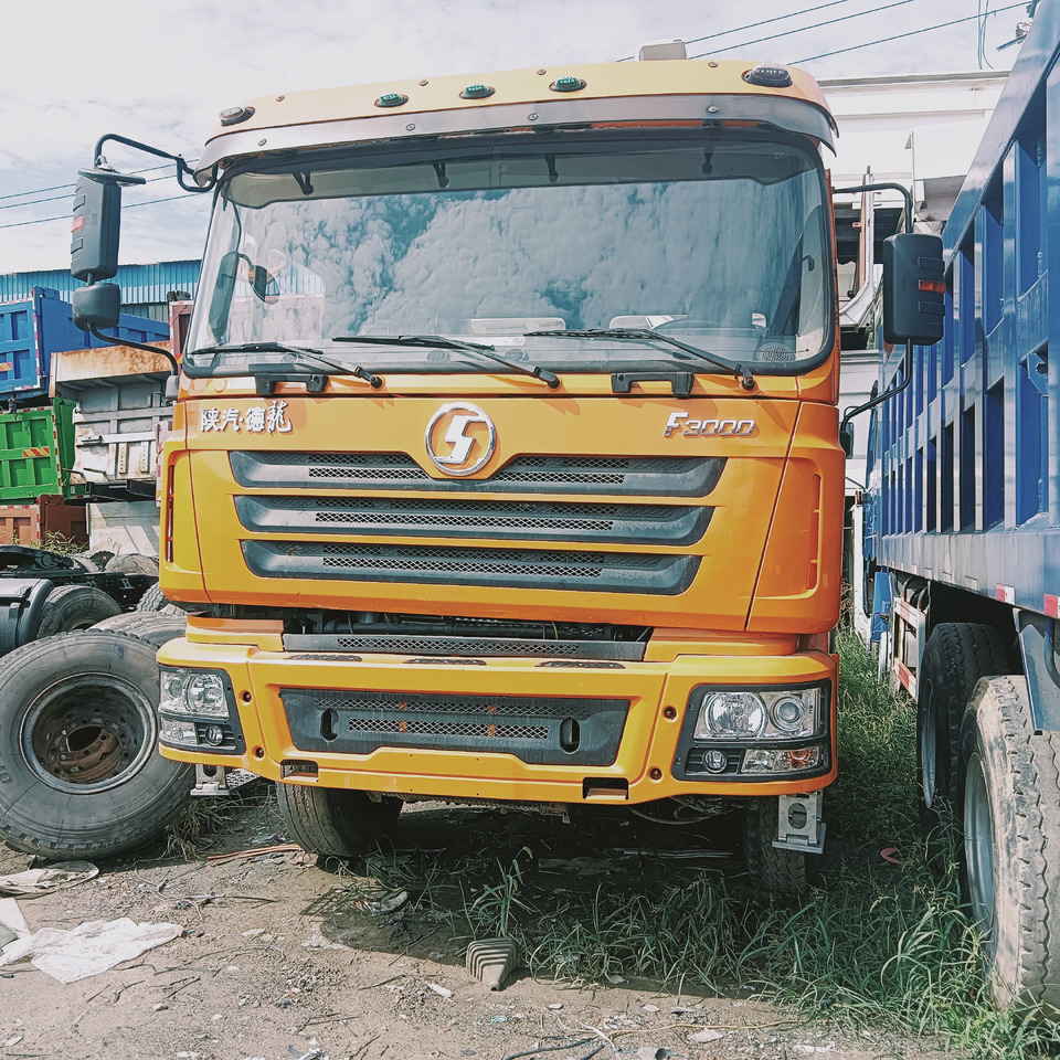 SHACMAN F3000 - Ťahač: obrázok 1 SHACMAN F3000 - Ťahač: obrázok 1