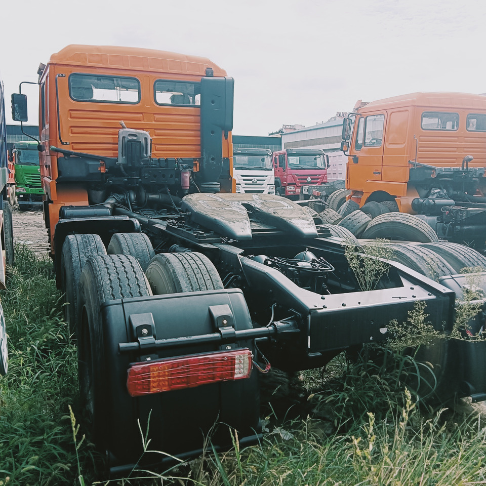 SHACMAN F3000 - Ťahač: obrázok 5 SHACMAN F3000 - Ťahač: obrázok 5