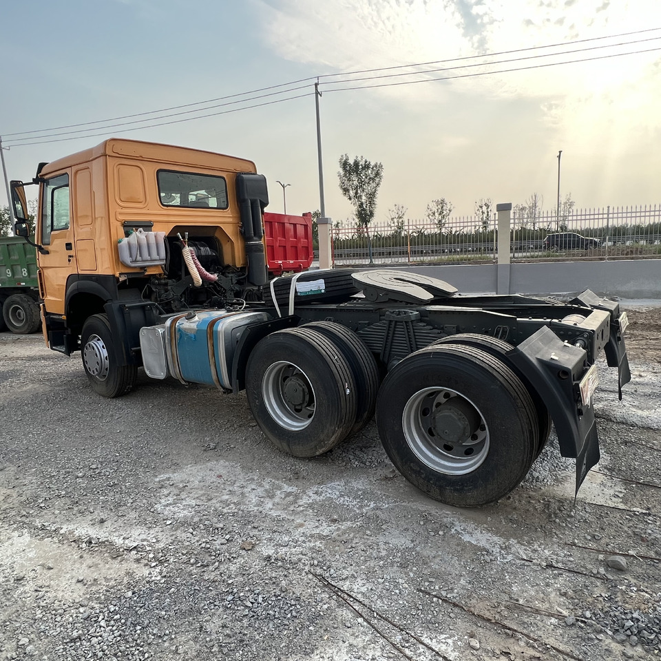 SINOTRUK HOWO - Ťahač: obrázok 1 SINOTRUK HOWO - Ťahač: obrázok 1