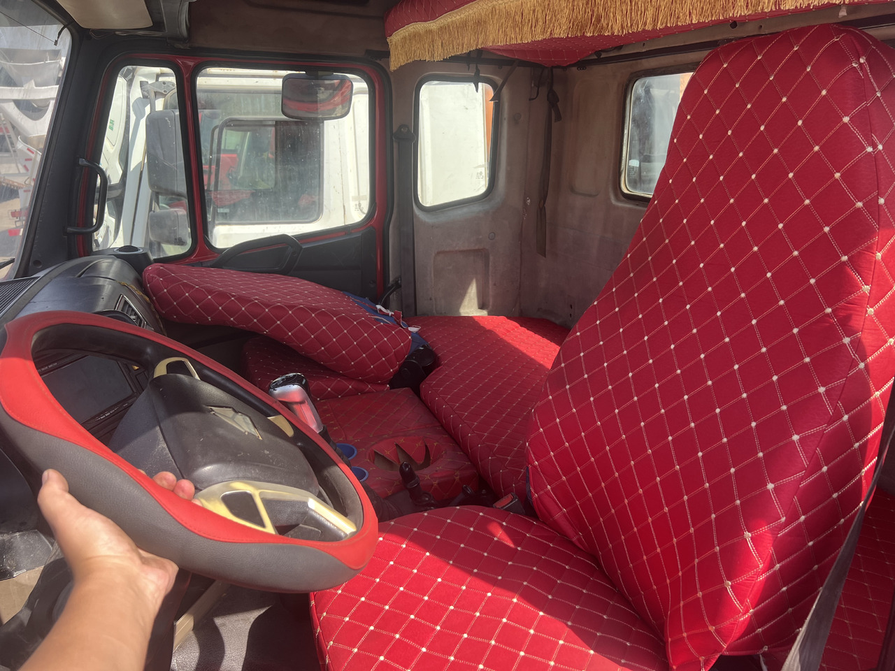 Ťahač SINOTRUK HOWO trailer head: obrázok 9