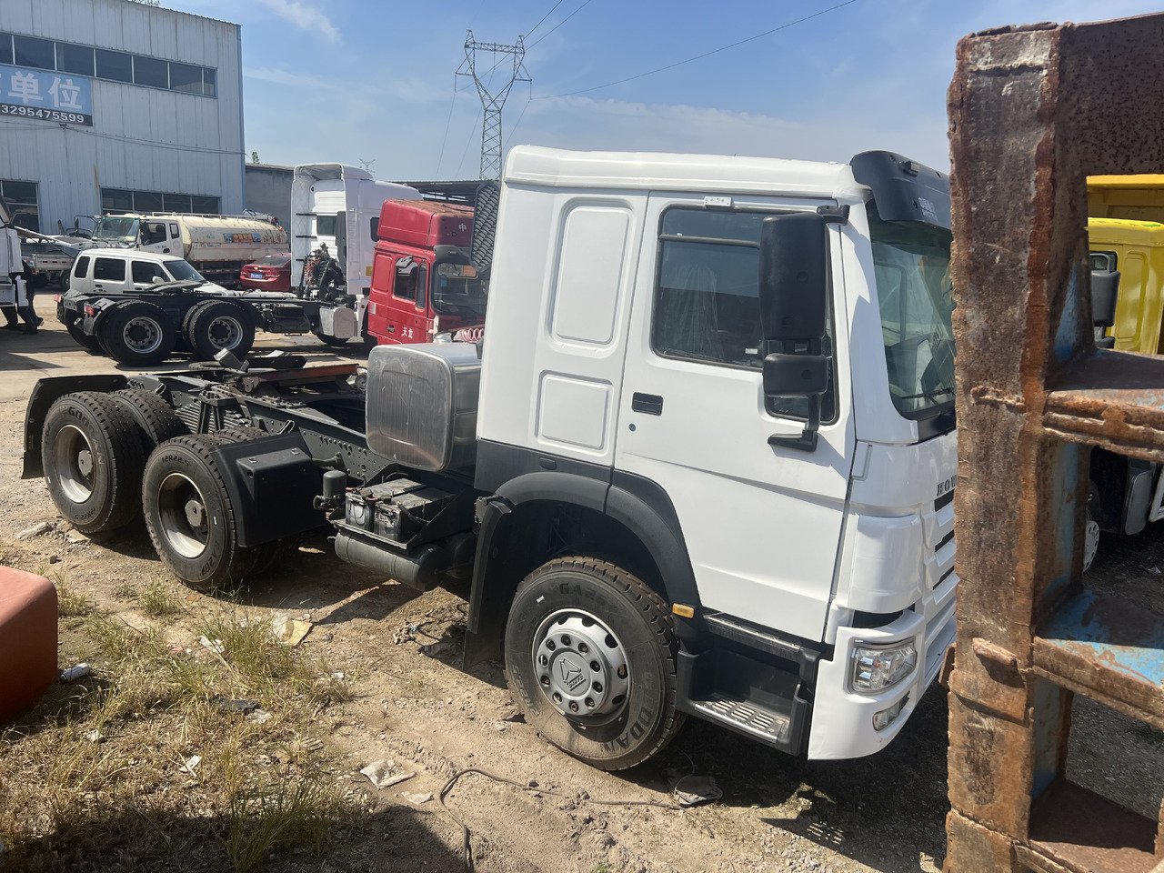SINOTRUK HOWO trailer head - Ťahač: obrázok 4 SINOTRUK HOWO trailer head - Ťahač: obrázok 4