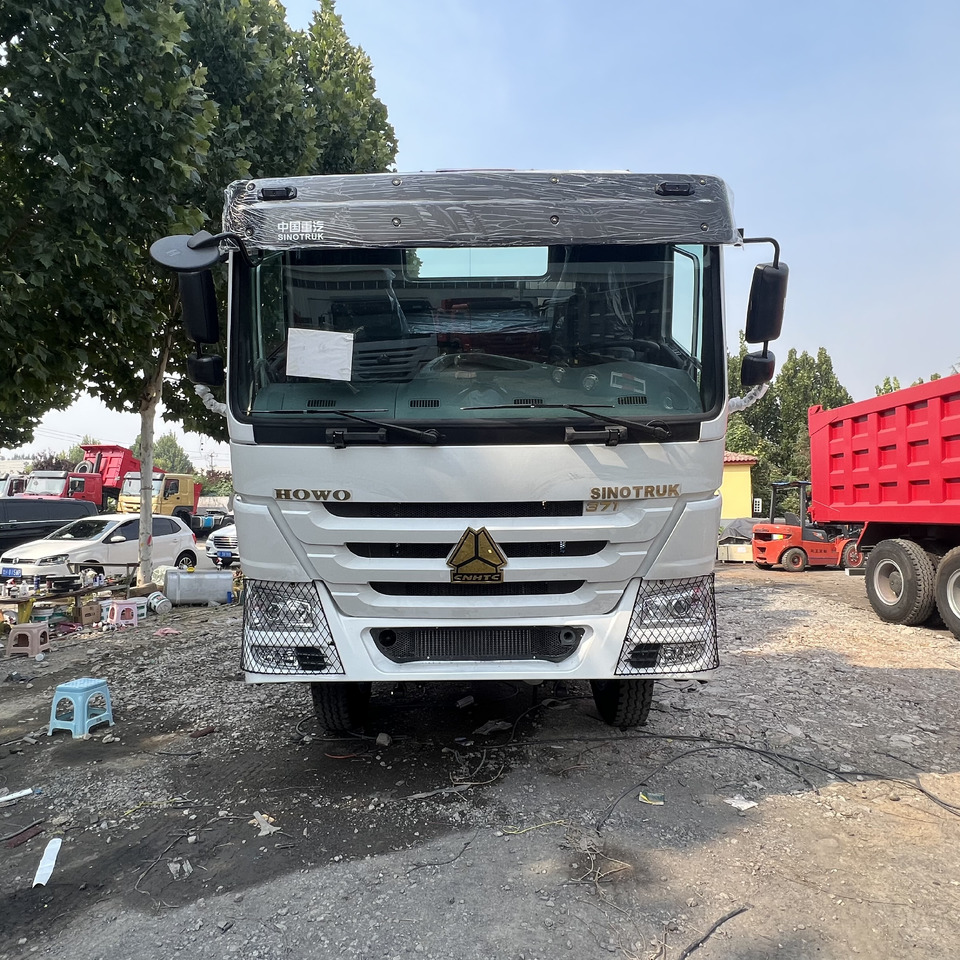 SINOTRUK HOWO tralier head - Ťahač: obrázok 4 SINOTRUK HOWO tralier head - Ťahač: obrázok 4